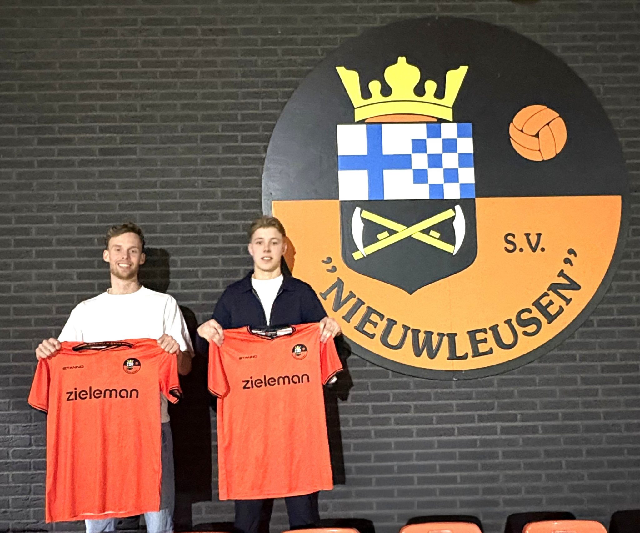 S.V. Nieuwleusen verwelkomt Asse Visscher en Bram Brouwer