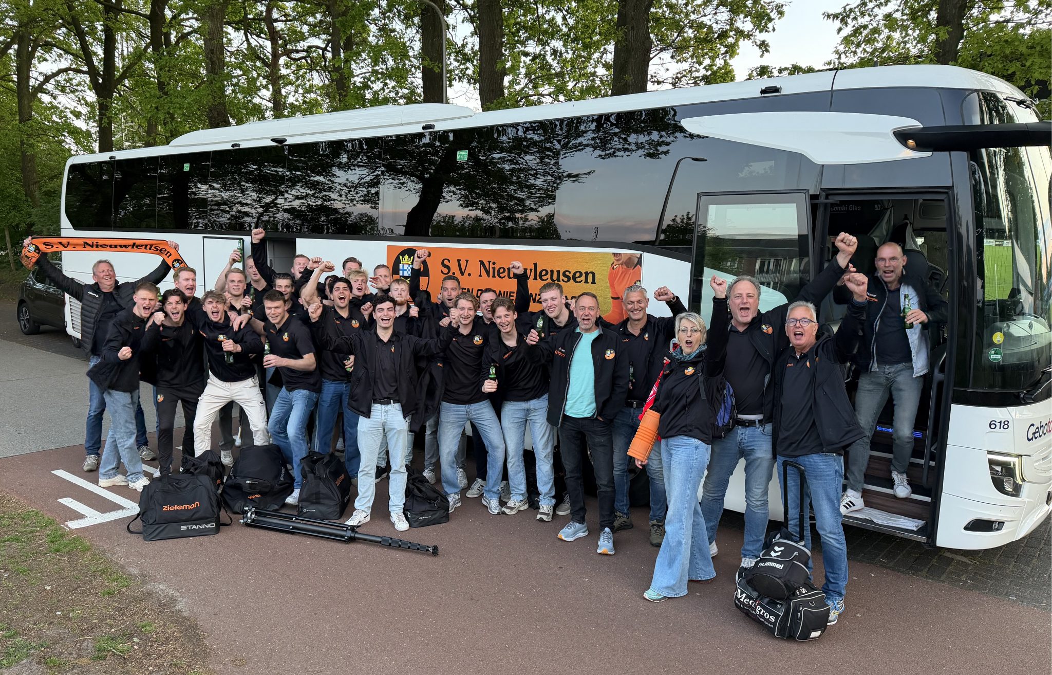 Supporters kunnen met spelersbus mee naar LONGA '30