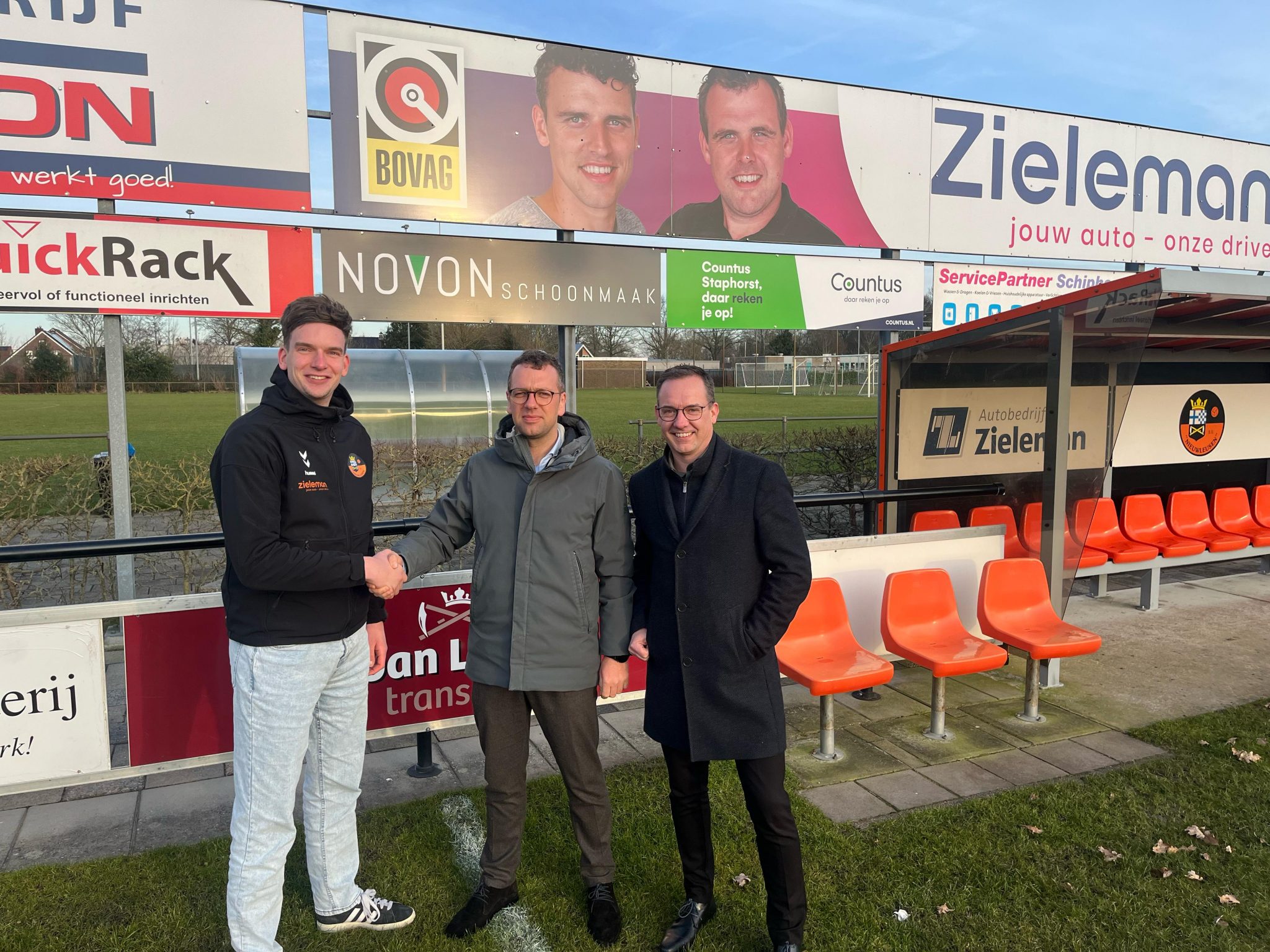 Countus Staphorst nieuwe zilveren pakketsponsor S.V. Nieuwleusen