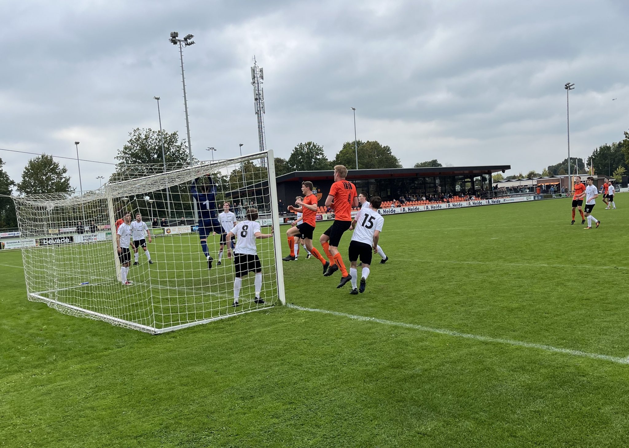 S.V. Nieuwleusen pakt zwaarbevochten eerste overwinning in de 1e klasse