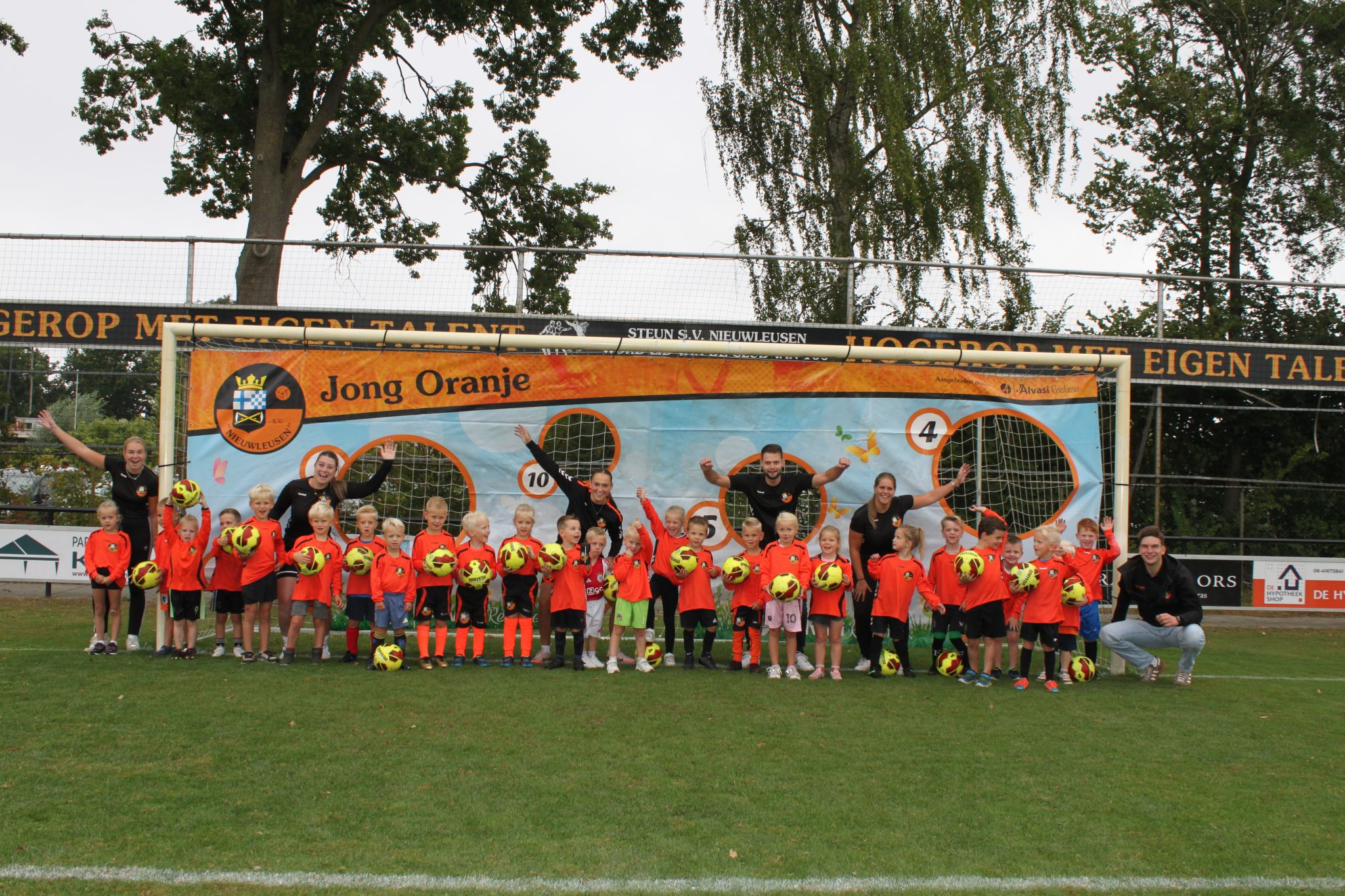 Gratis voetbalshirt bij deelname Jong Oranje op open dag S.V. Nieuwleusen
