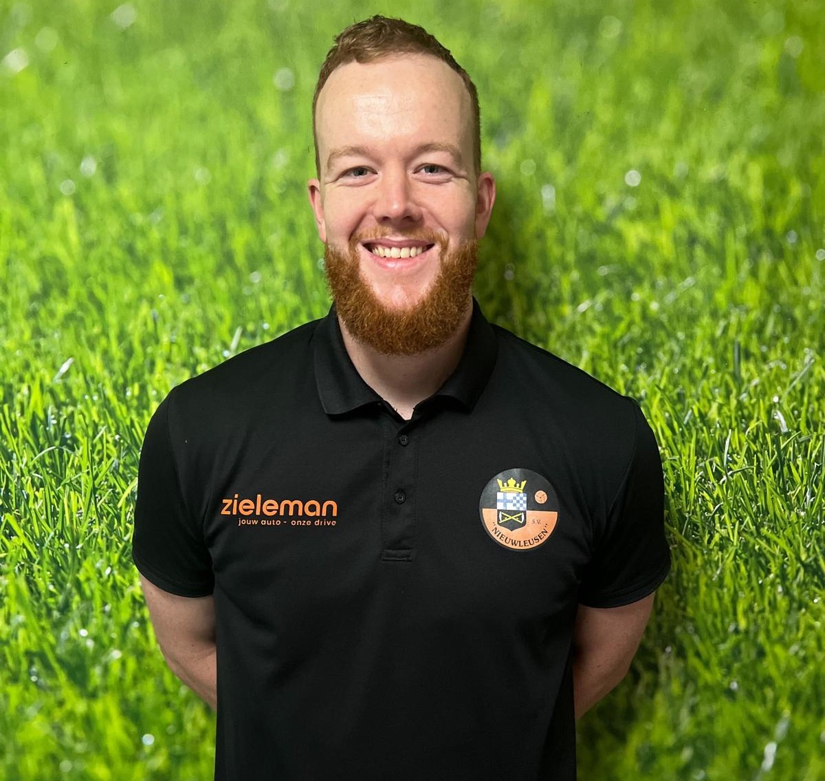 Robin Hoogenkamp verlengt contract als trainer van S.V. Nieuwleusen 2