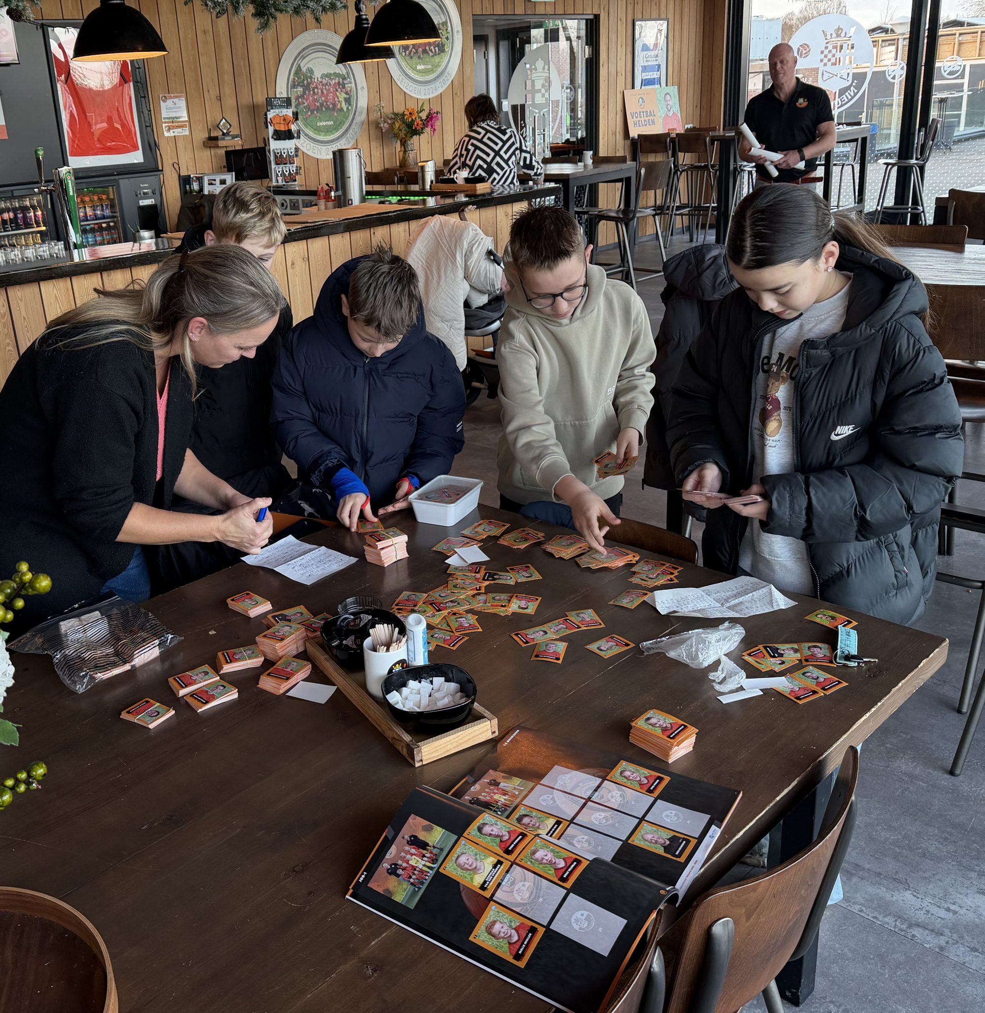 Scoor je laatste voetbalplaatjes van S.V. Nieuwleusen