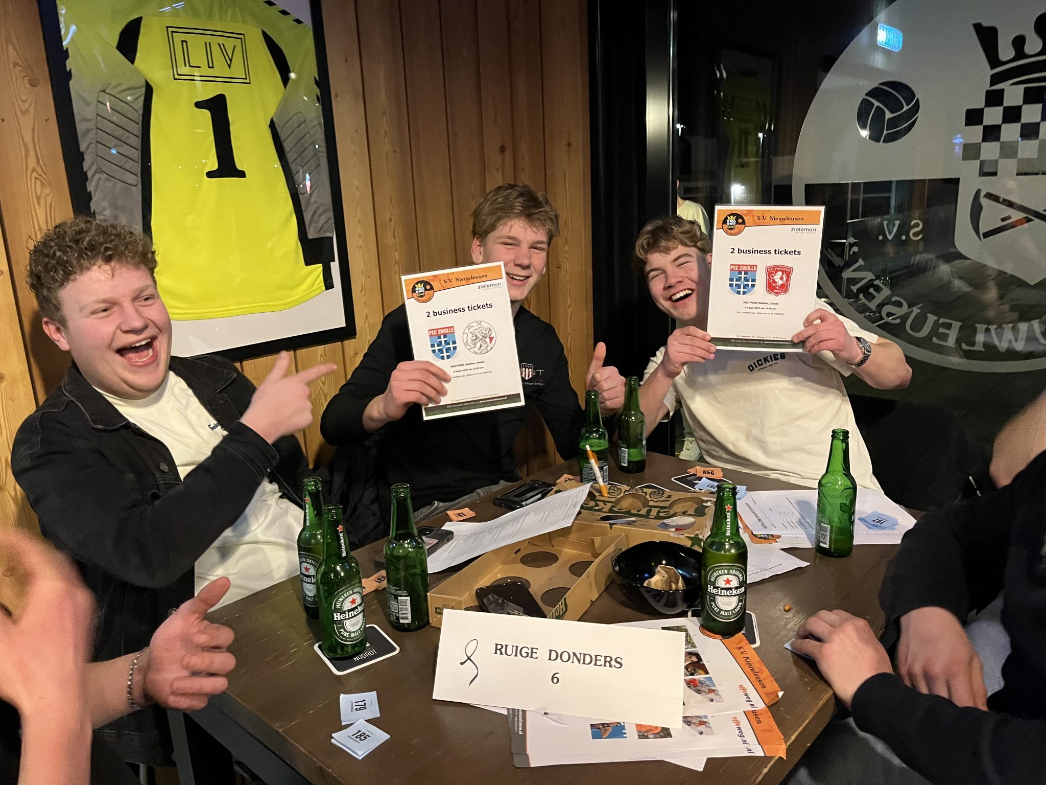 Pubquiz bij S.V. Nieuwleusen zeer geslaagd